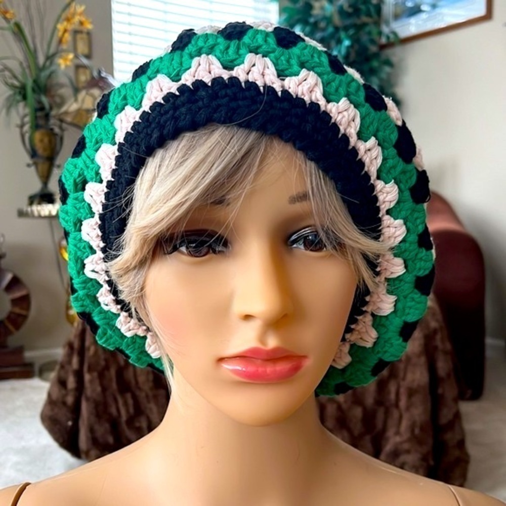 NWOT Free People Lolita Crochet Knit Beret Slouchy Boho Green Black Off-White - Picture 4 of 14